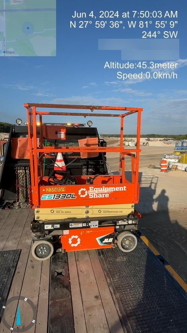 2022 JLG ES1330L
