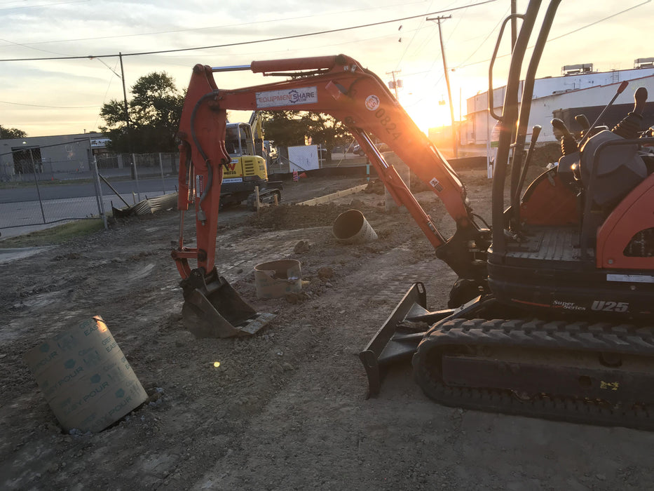 2019 Wacker Neuson EZ26 MX, Trk, Long, Canopy w/Manual Coupler, 3-40mm Pin Kits, 12"/18"/24" Pin on Buckets
