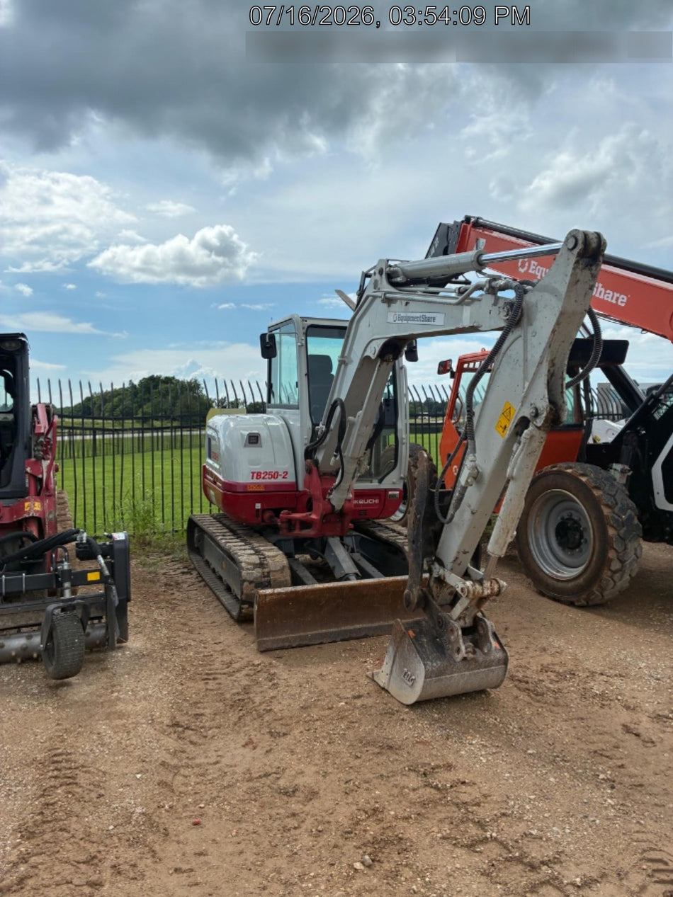 2023 TAKEUCHI TB250-2CR