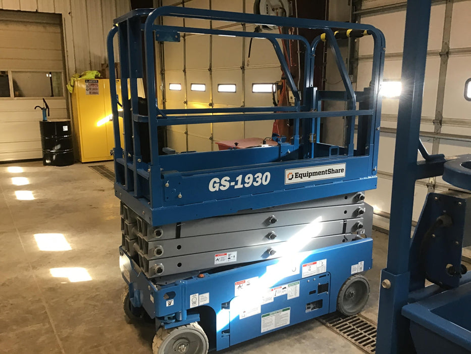 2020 Genie GS-1930 Solid Non Marking Tires, Beacon, Folding rails with half height swing gate