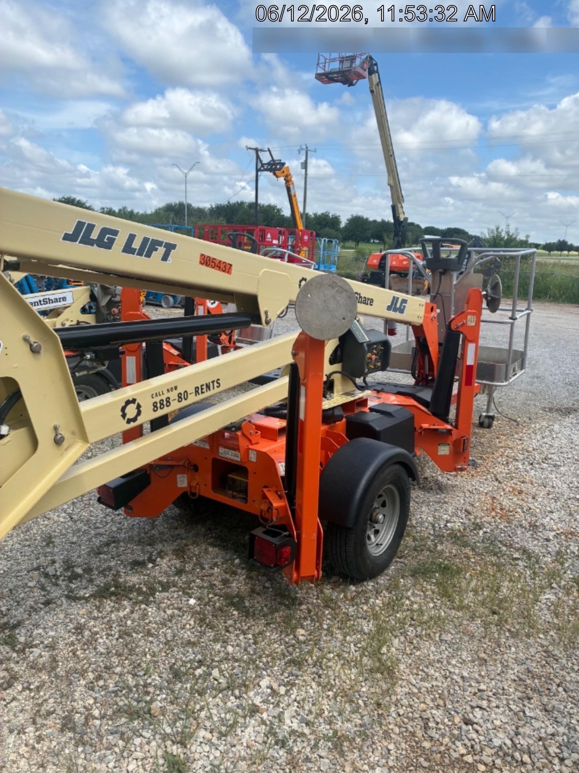 2023 JLG T350