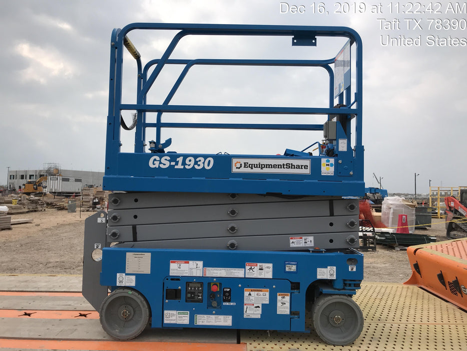 2019 Genie GS-1930 Fixed rails with chain Entry