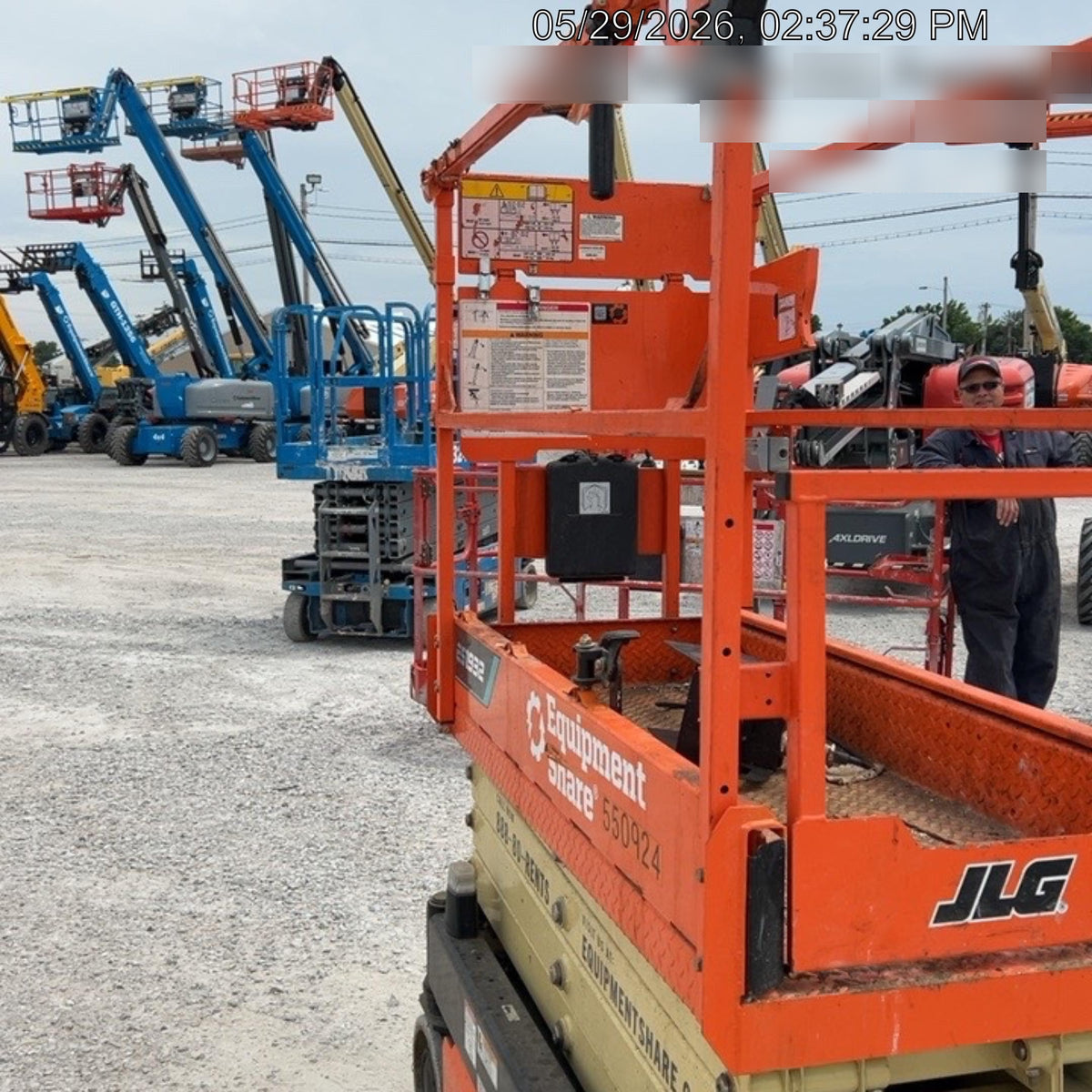 2025 JLG ES1932