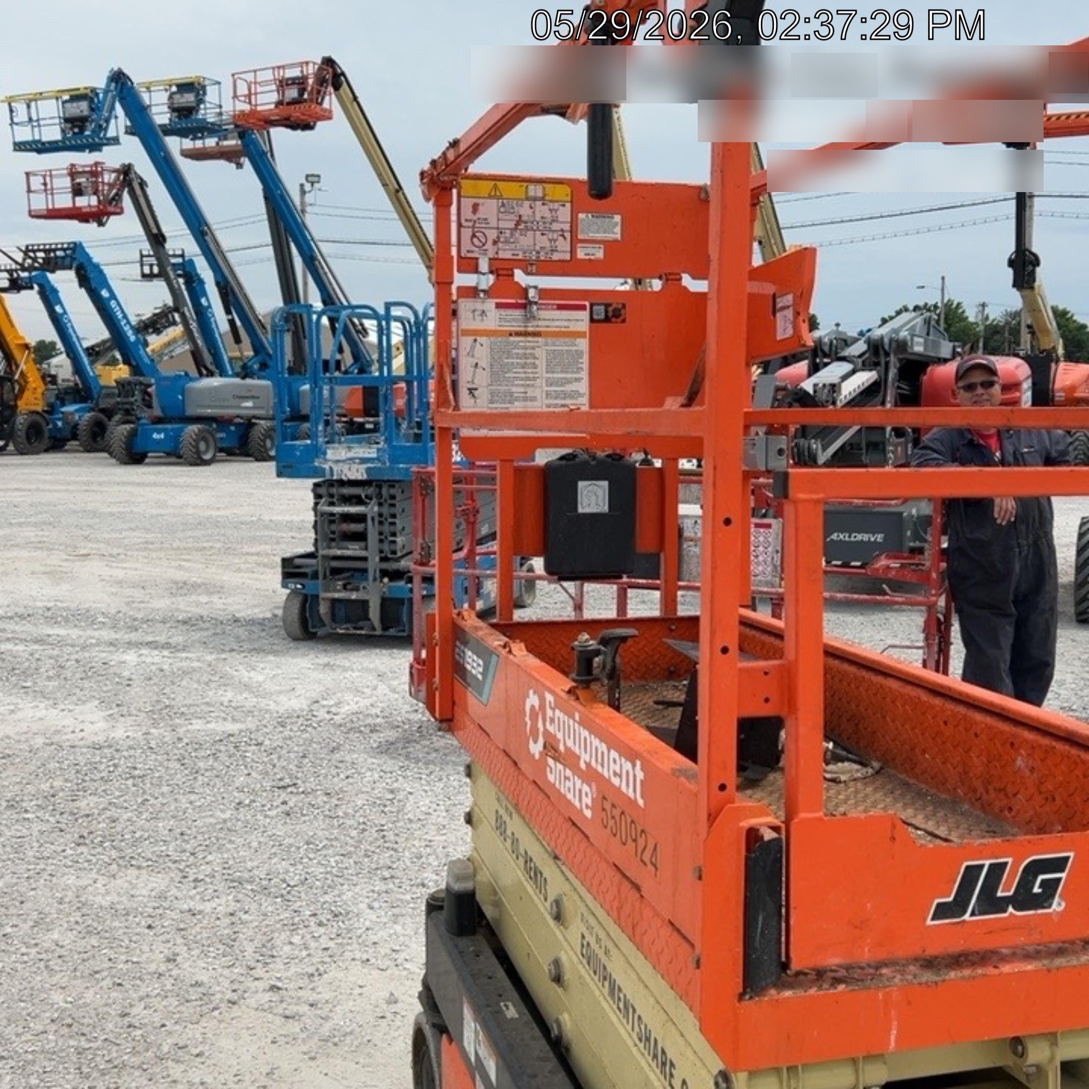 2025 JLG ES1932