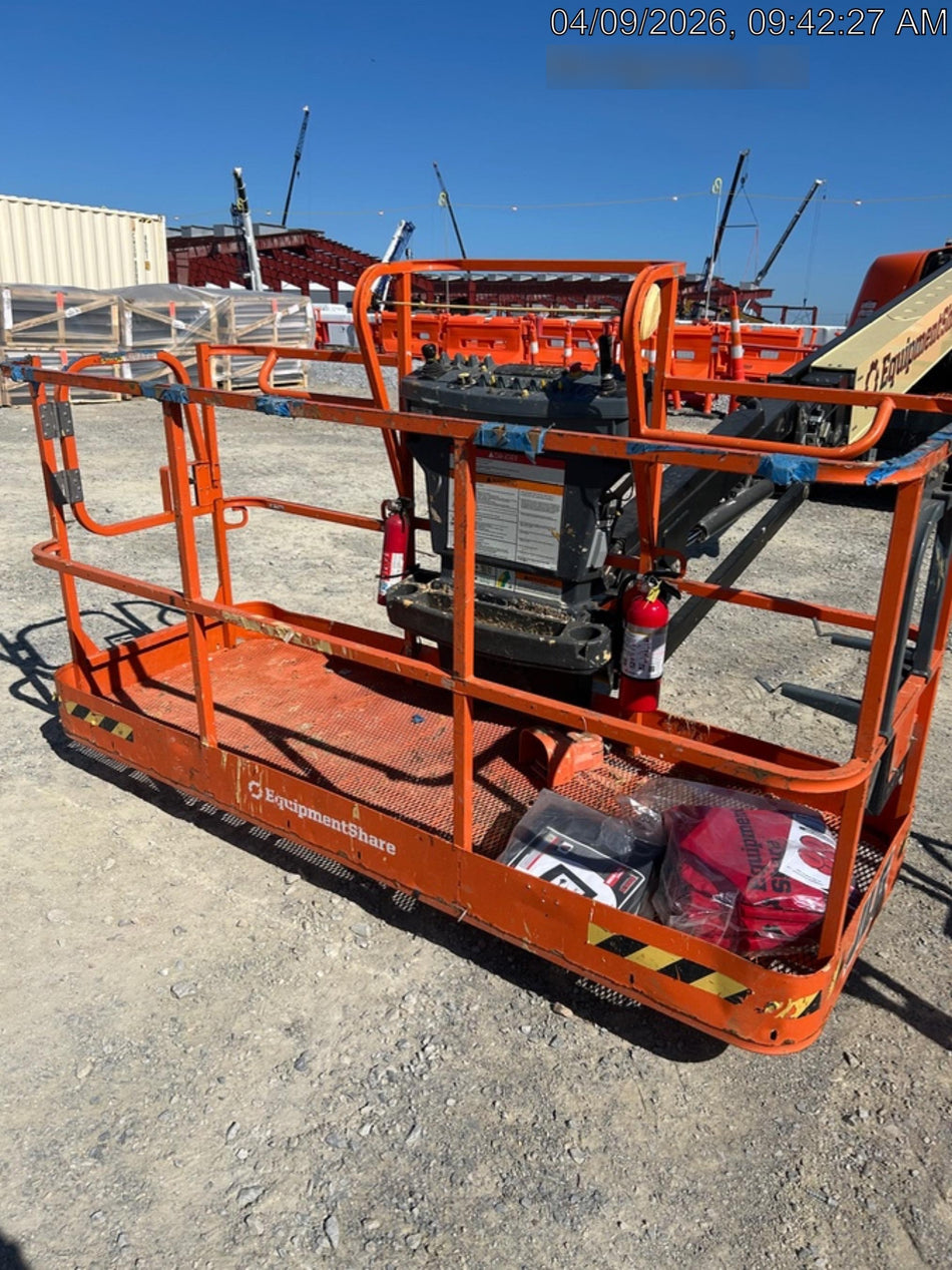 2023 JLG 660SJ