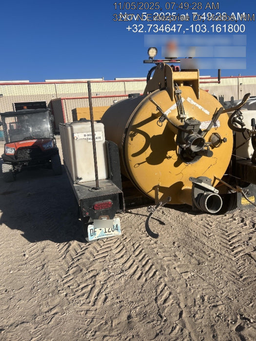 2020 Vac-Tron LP573XDT Tier 4 Kohler Diesel Engine, 500 Gallon Debris Tank w/ Hydraulic Tilt, two (2) 100 Gallon Water Tanks, Low Profile Torsion Axles (12,000 GVWR), Manual Jack Trailer