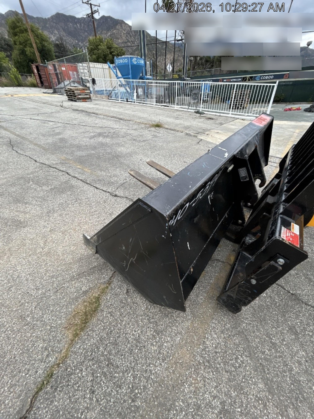 2025 JLG 1001100823