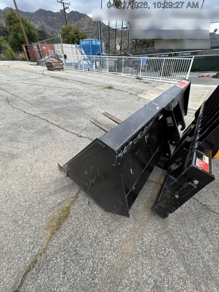 2025 JLG 1001100823