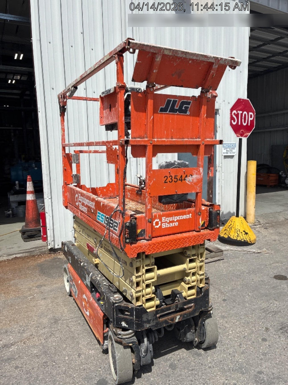 2022 JLG ES1932