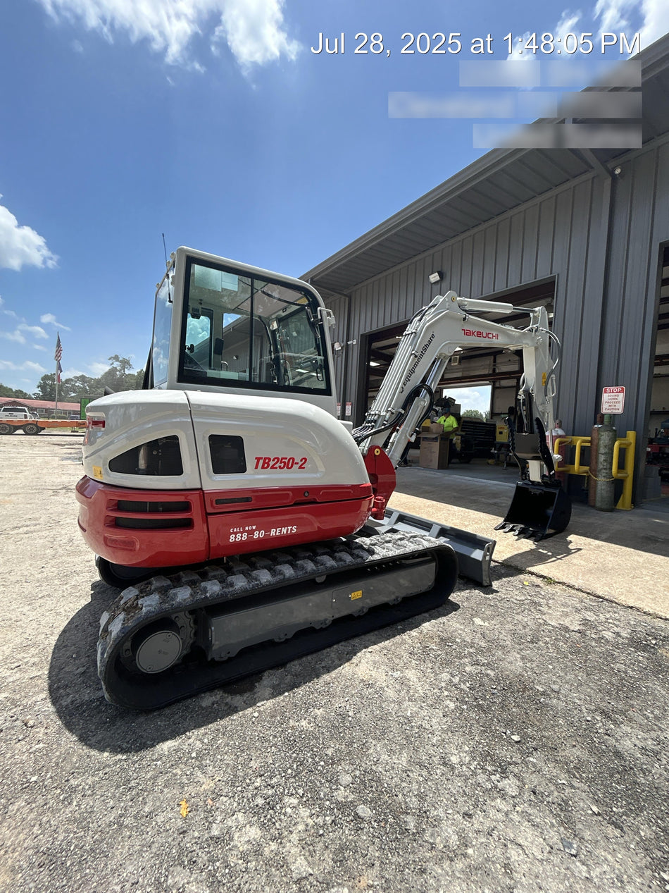 2025 TAKEUCHI TB250-2CR