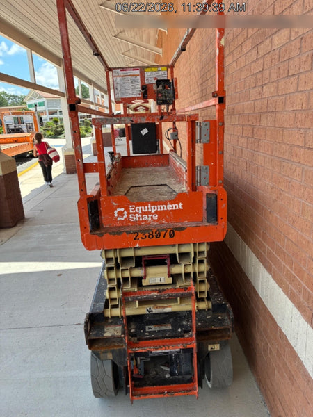 2022 JLG ES2632
