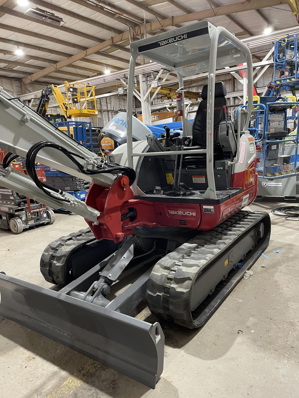 2023 TAKEUCHI TB250-2R