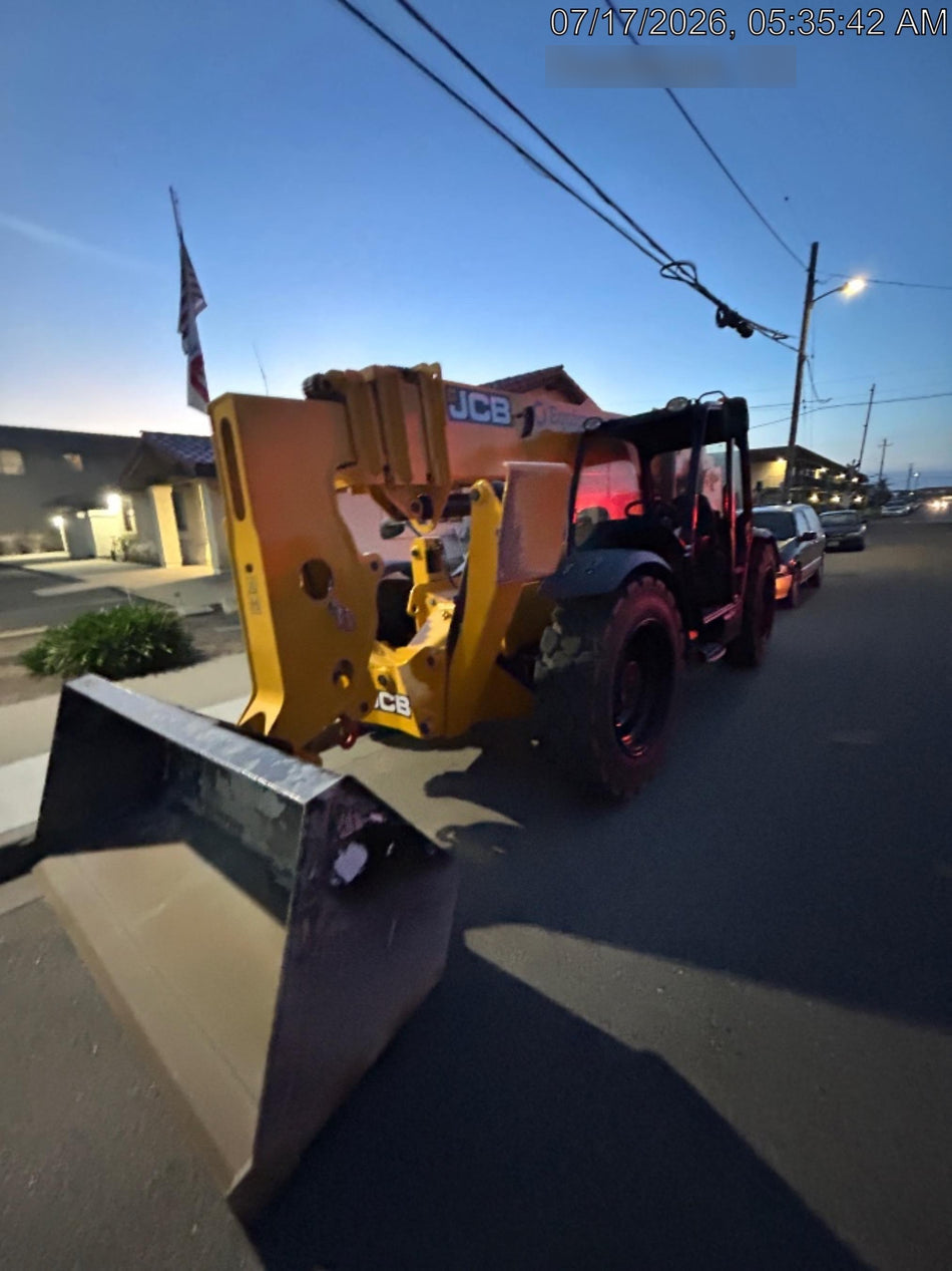 2025 JLG 1001100823