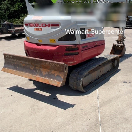 2021 TAKEUCHI TB235-2R