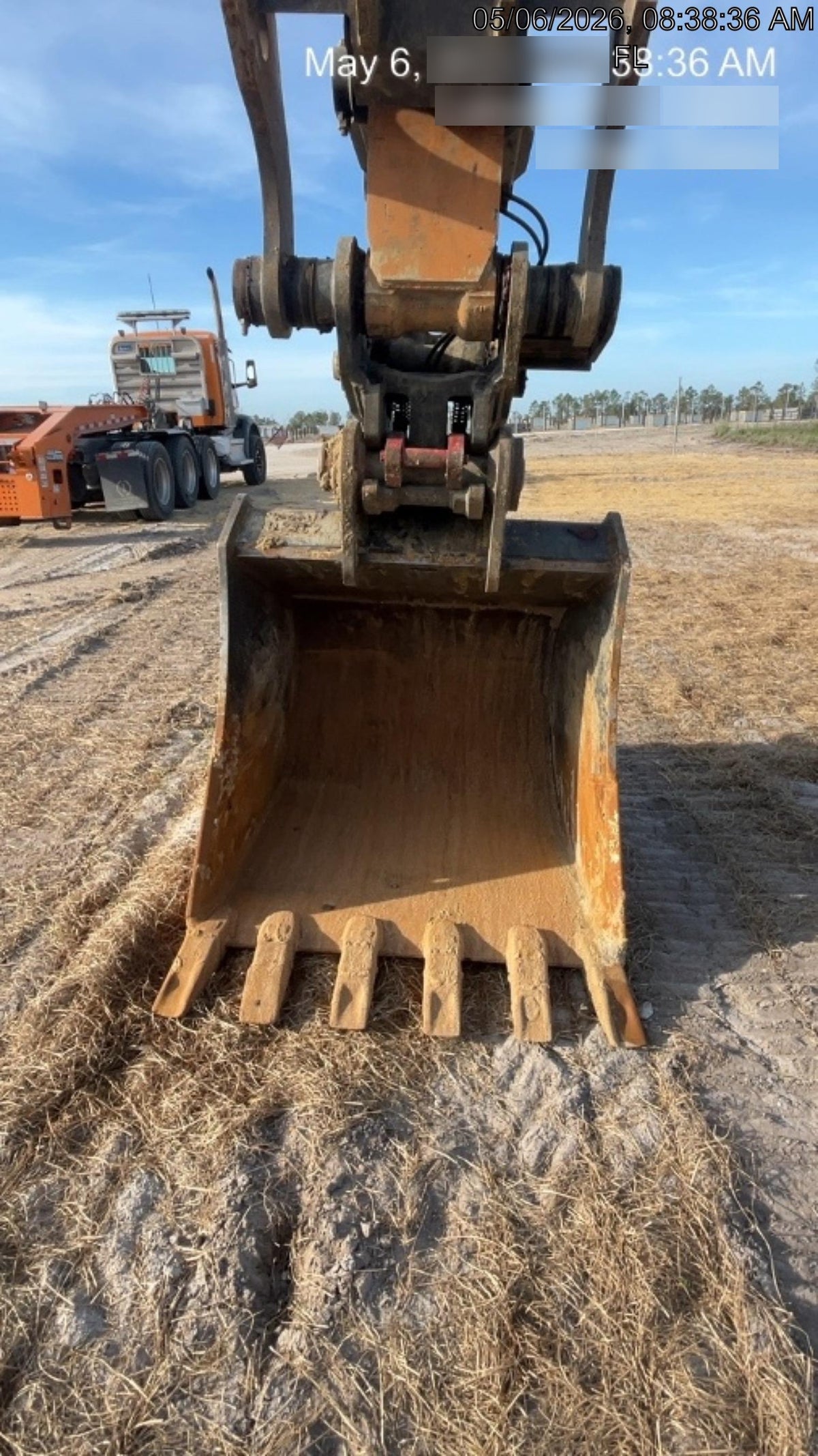 2023 CASE CX260E