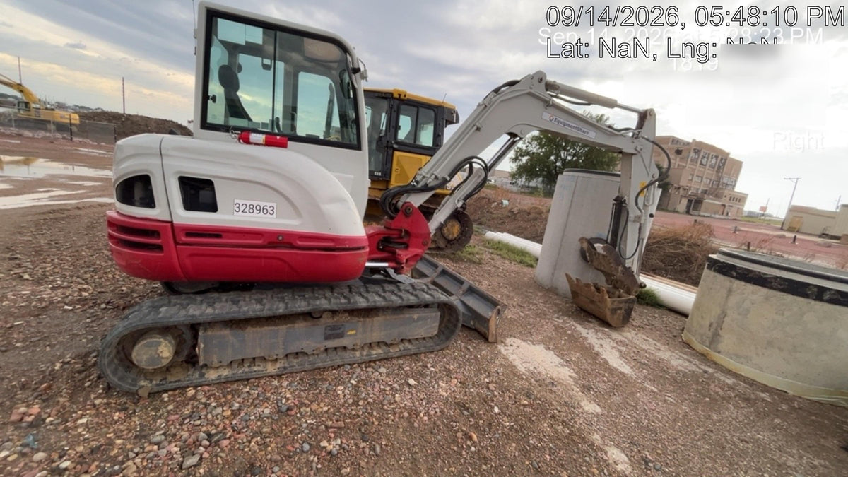 2023 TAKEUCHI TB250-2CR