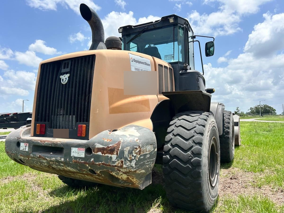2017 CASE 821G