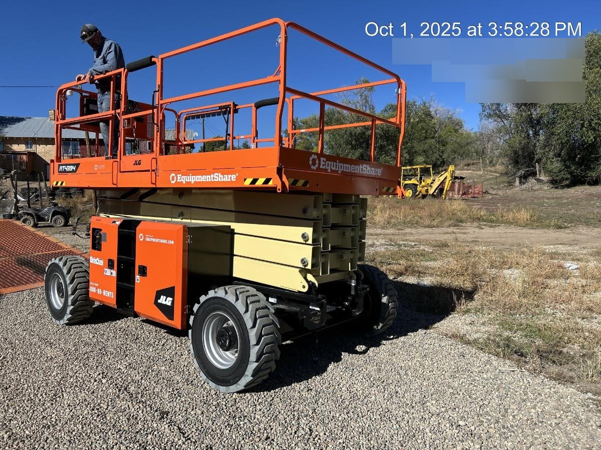 2025 JLG RT4394