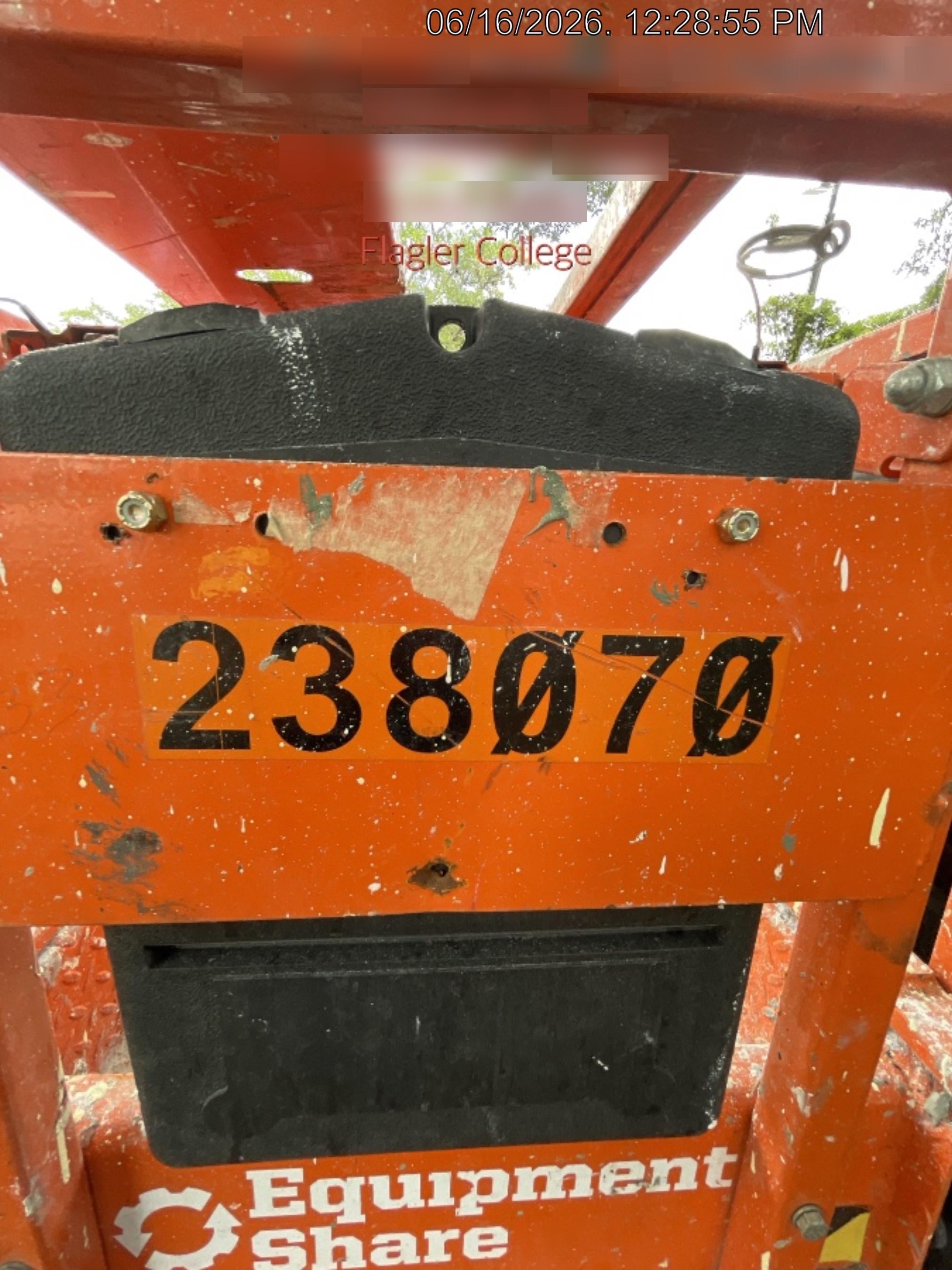 2022 JLG ES2632