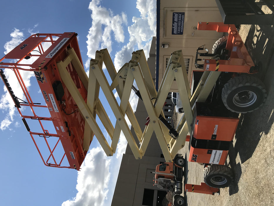 2020 JLG 430LRT