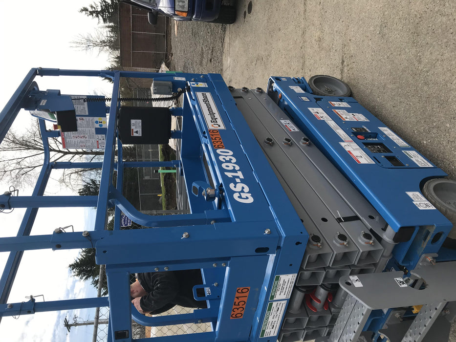 2020 Genie GS-1930 Solid Non Marking Tires, Beacon, Folding rails with half height swing gate