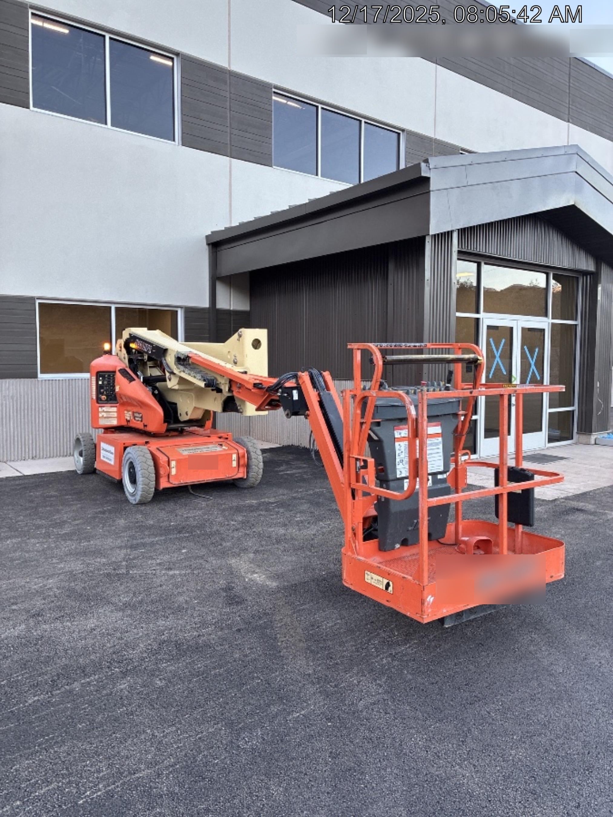 2019 JLG E400AJPN