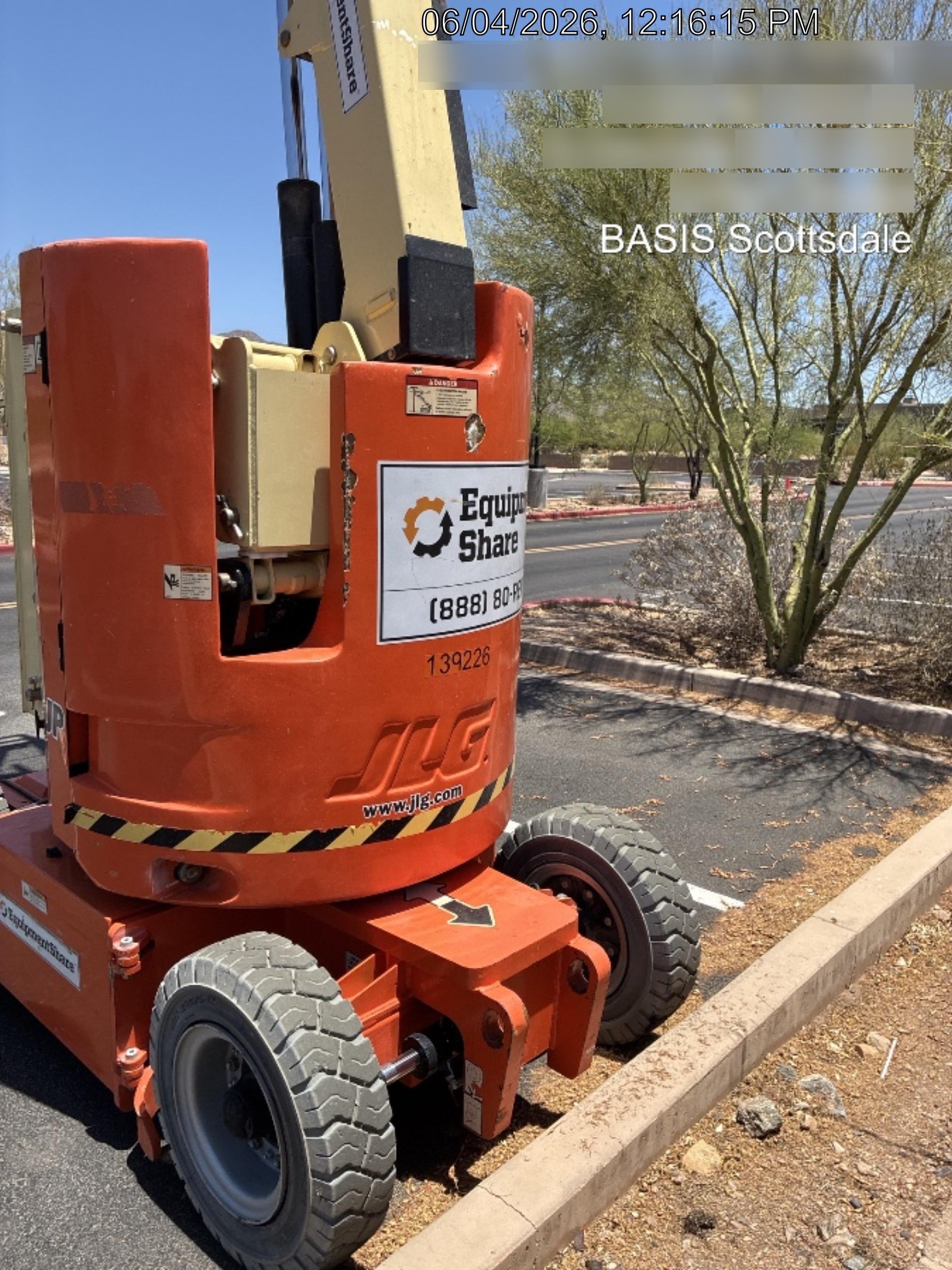 2021 JLG E300AJP