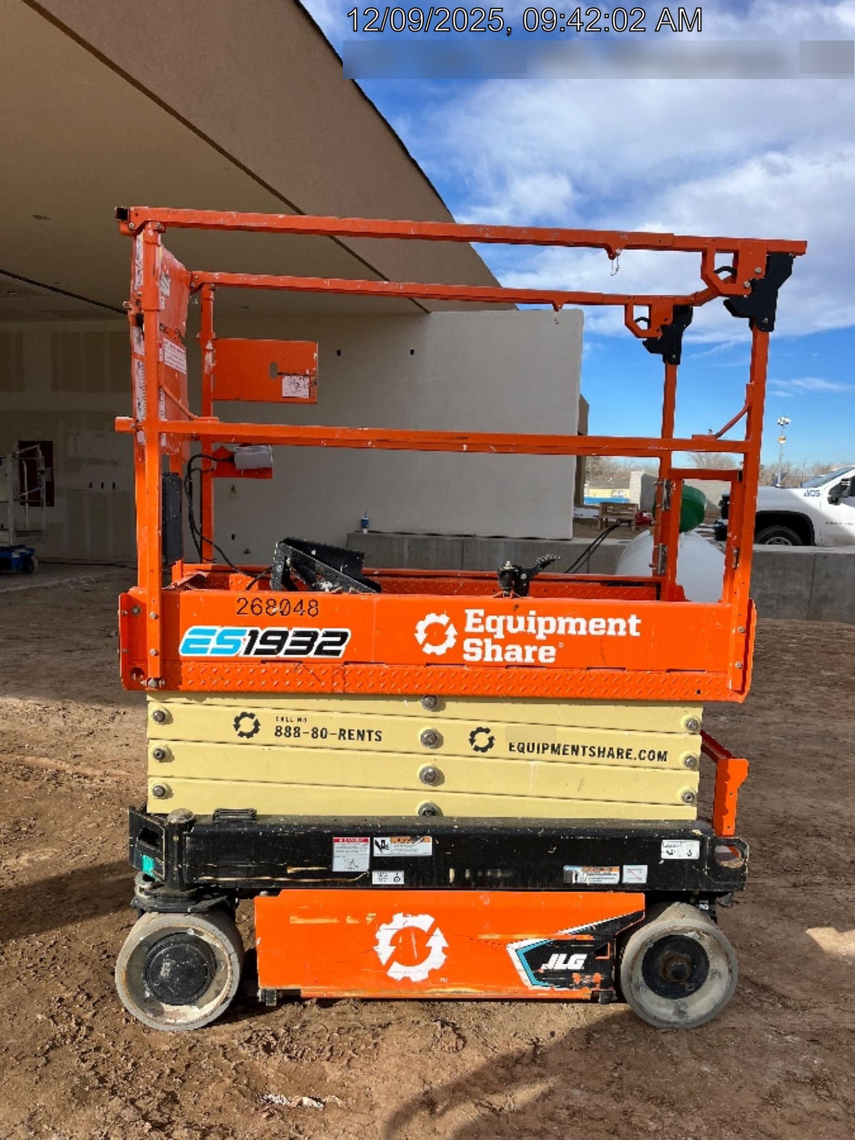 2022 JLG ES1932