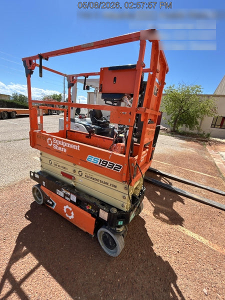 2024 JLG ES1932