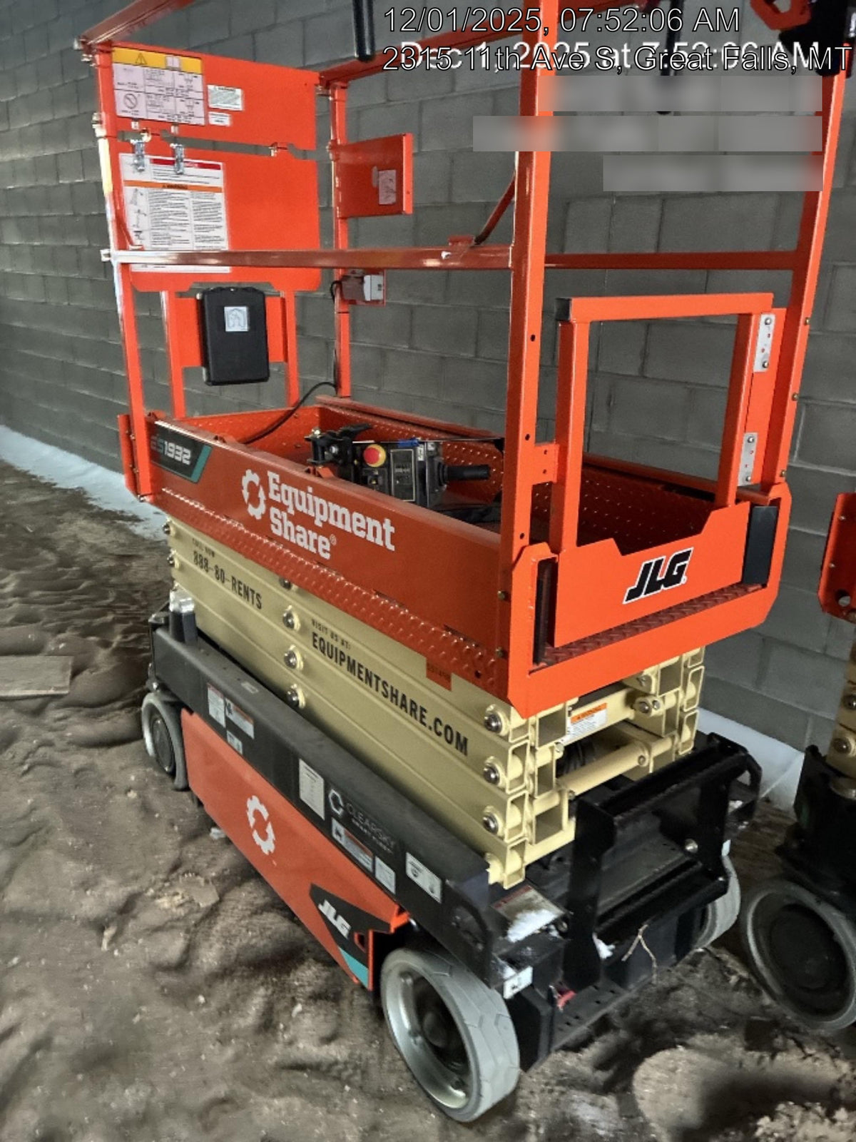 2025 JLG ES1932