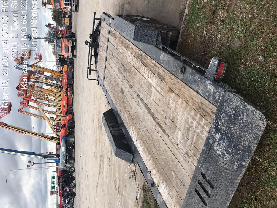 2019 LOADTRAIL 83X20