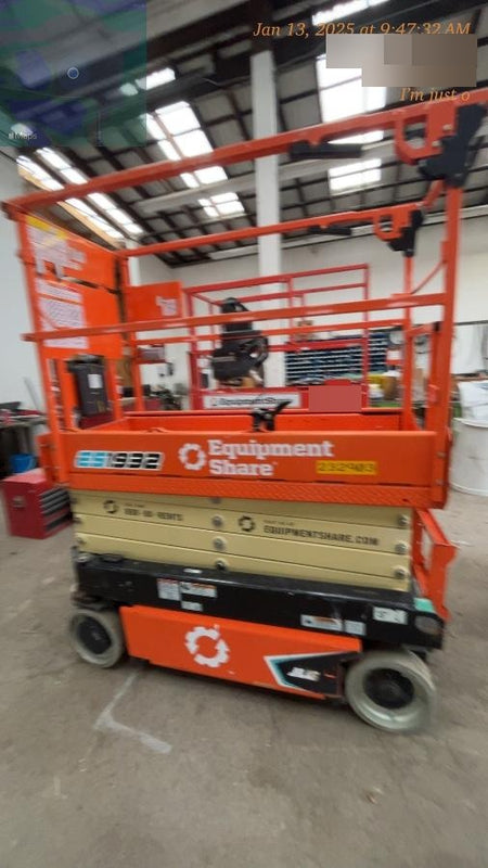 2022 JLG ES1932