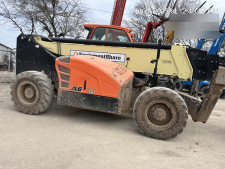2021 JLG 1075