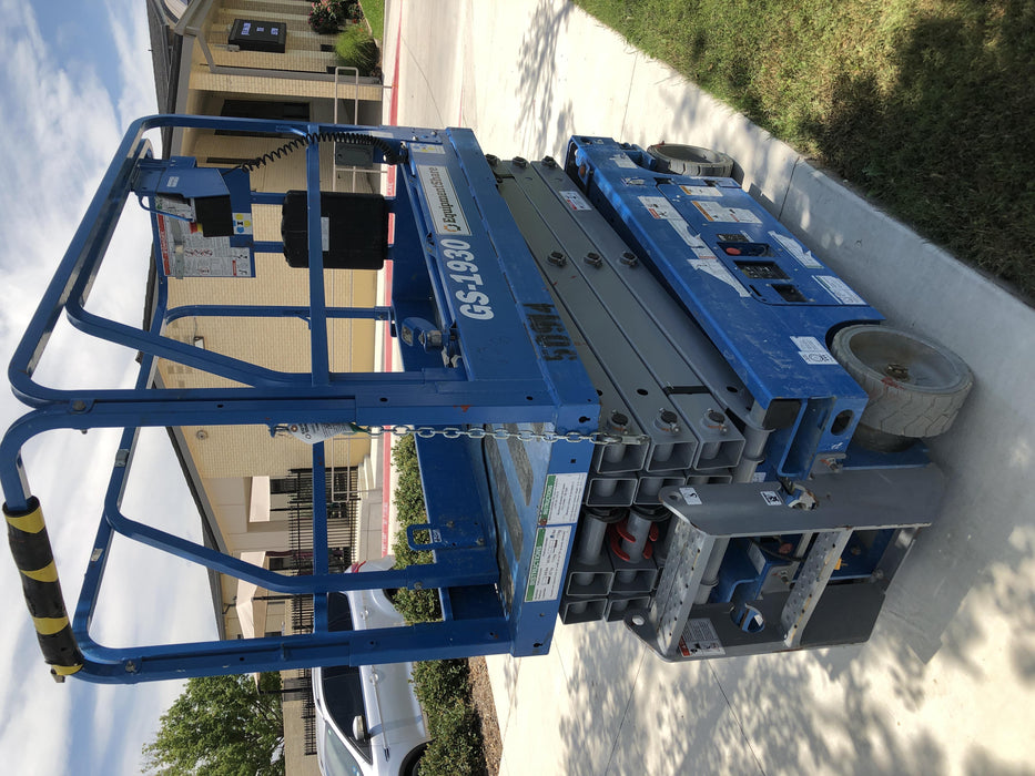 2019 Genie GS-1930 Fixed Rails with Chain Entry