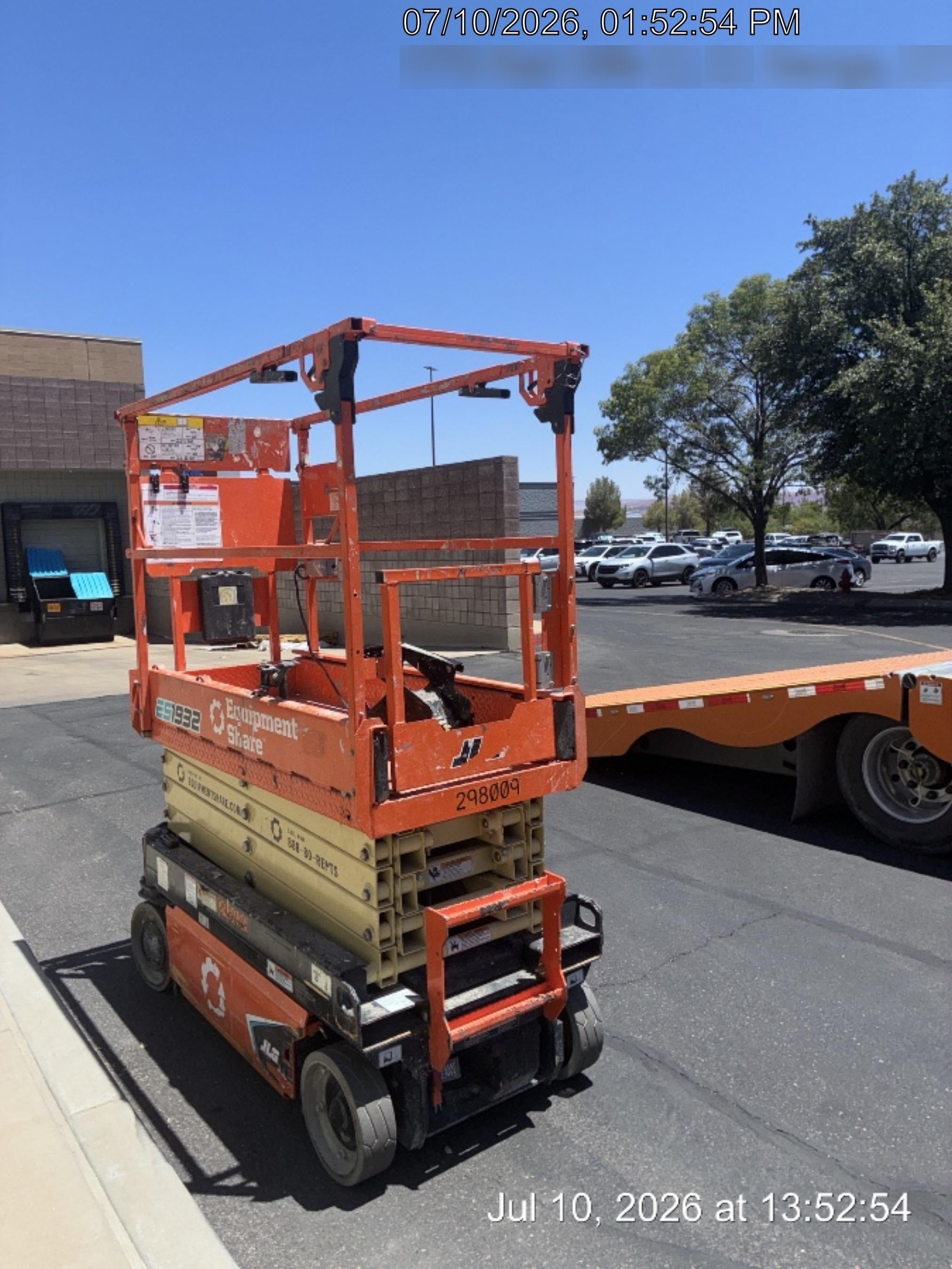 2023 JLG ES1932