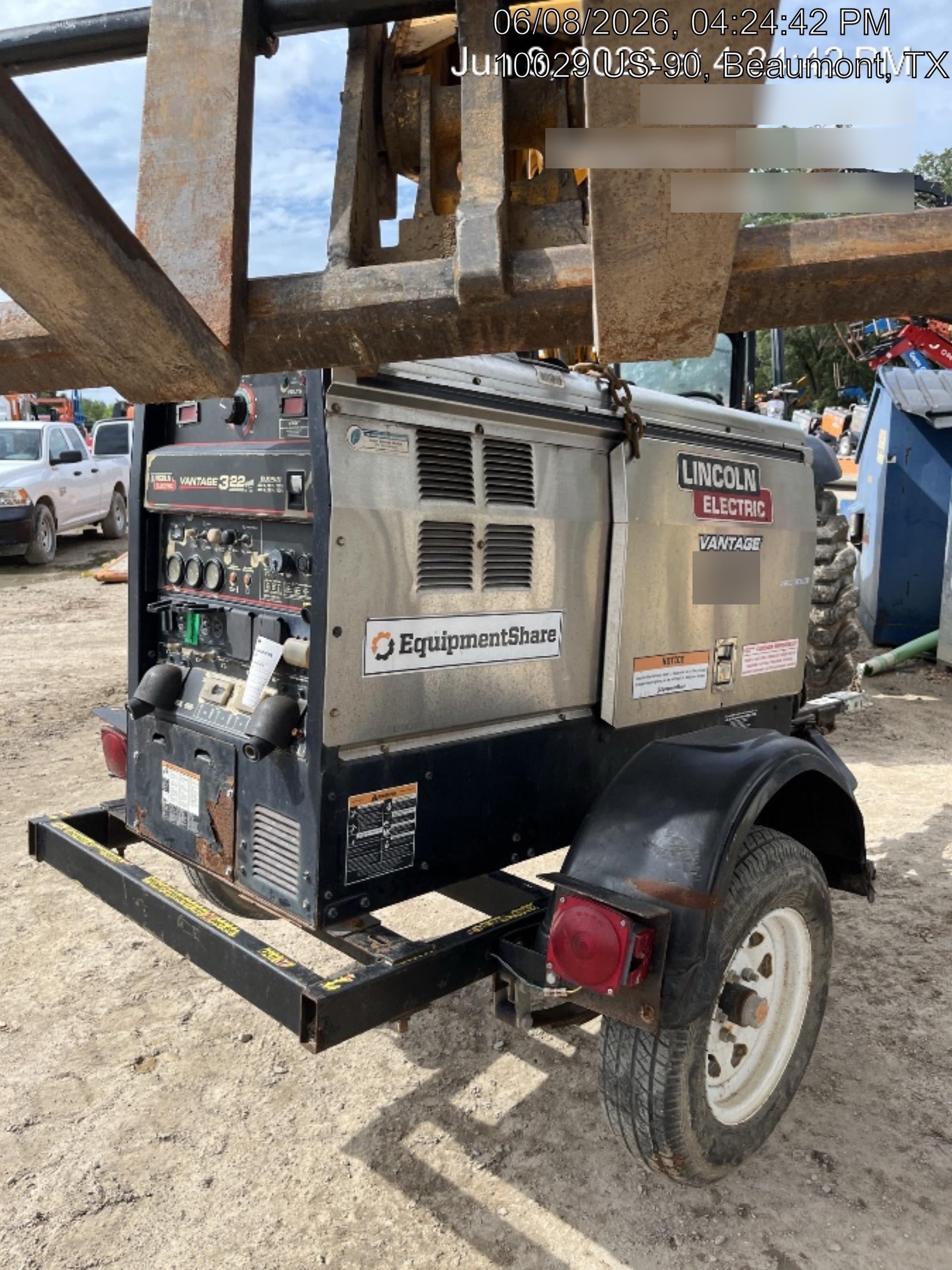 2019 Lincoln Electric Vantage 322 Welder Ready-Pak 3, Two wheel trailer, Fender and Light kit, Cable Rack