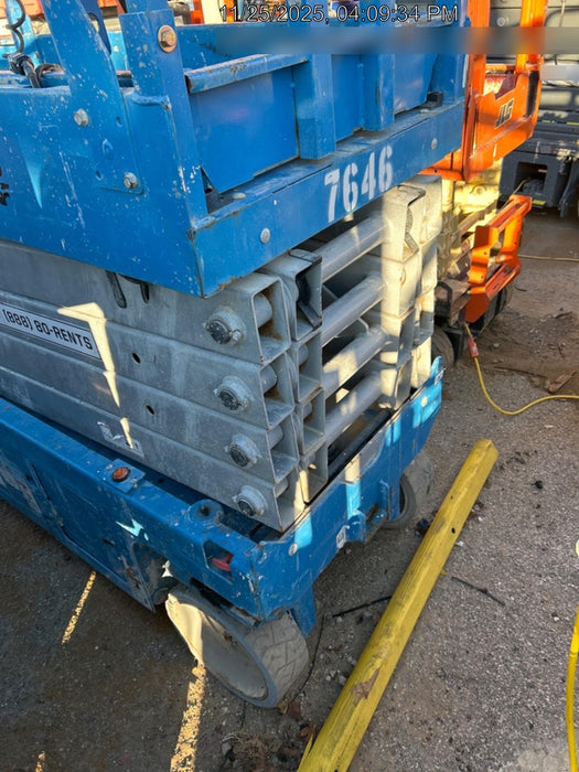 2017 Genie GS-3232 Genie GS3232 Lift w/Folding Rails and Swing Gate