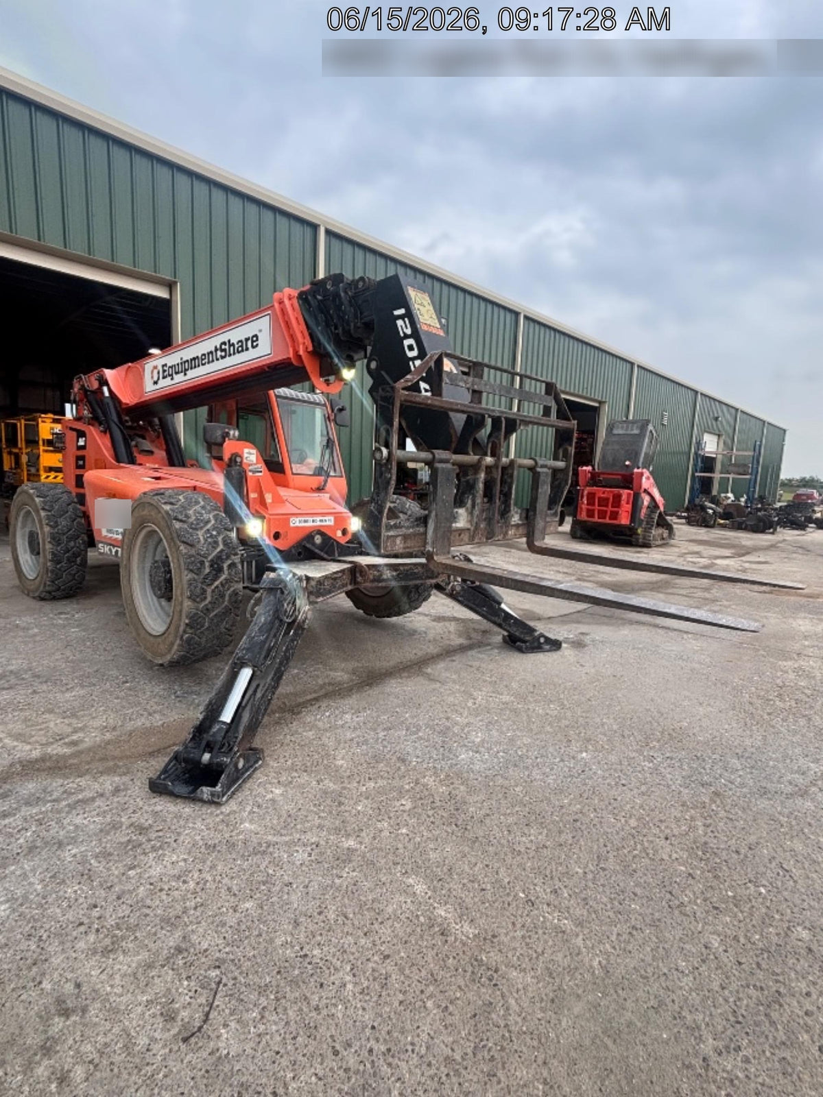 2021 JLG 12054