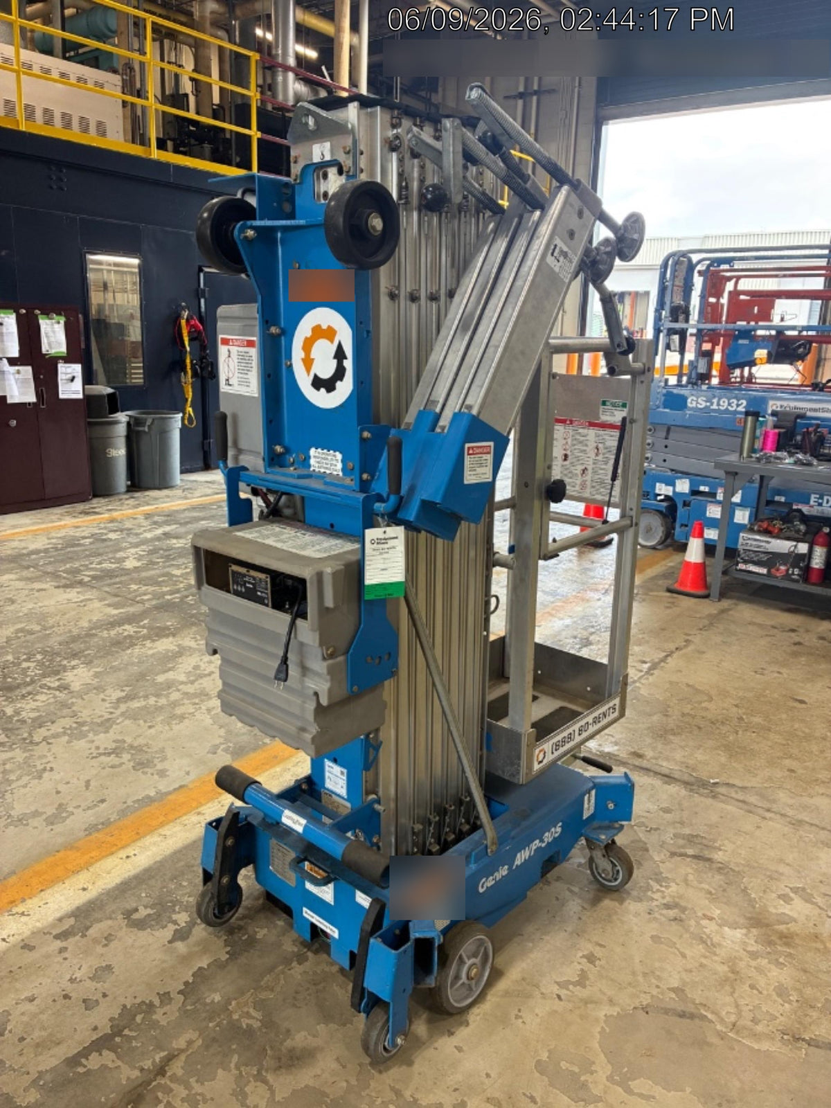 2018 GENIE AWP-30S