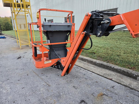 2019 JLG E300AJP