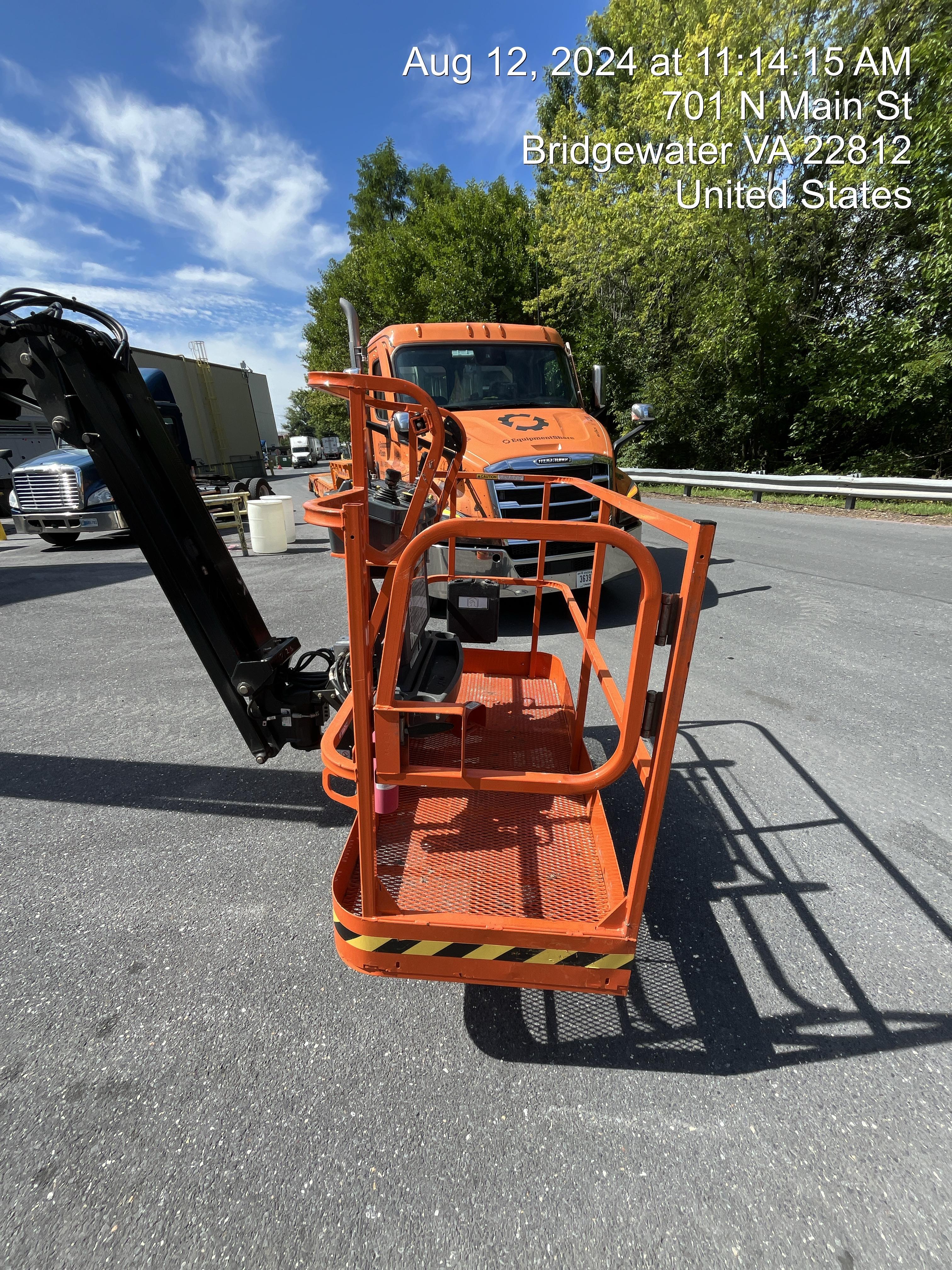 2023 JLG EC600SJ