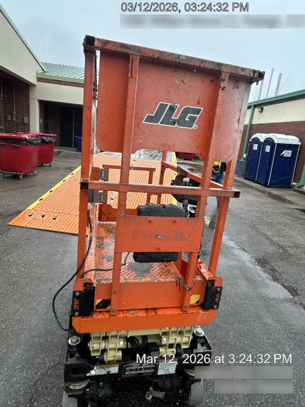2022 JLG ES1330L