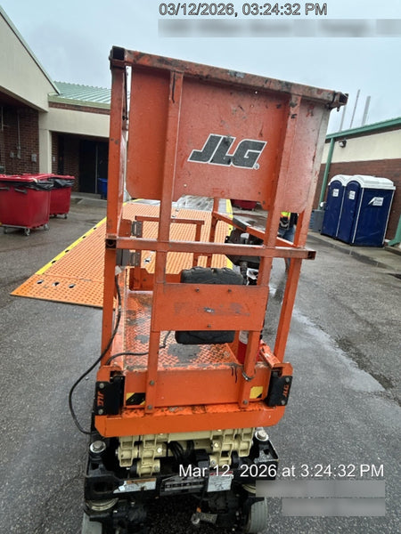 2022 JLG ES1330L