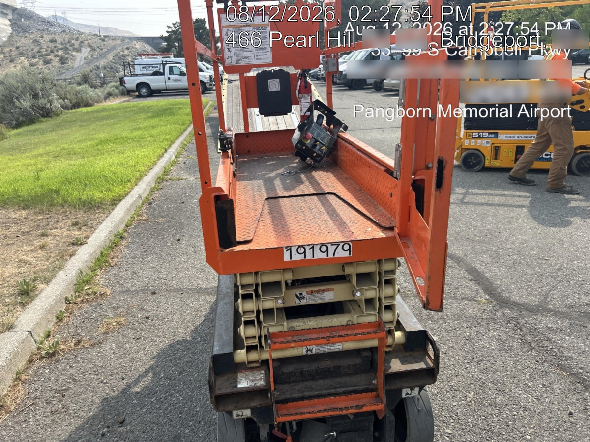 2021 JLG ES1932