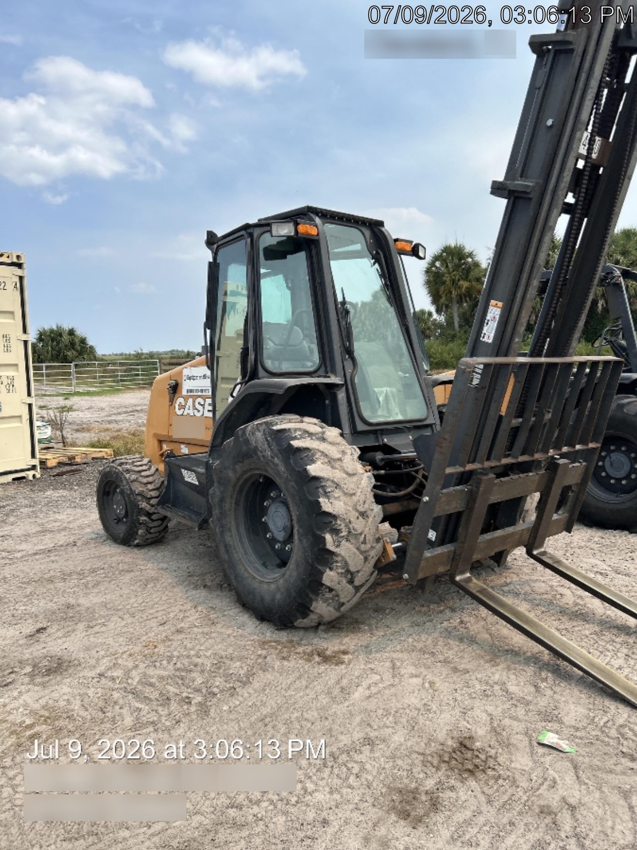 2022 CASE 586H