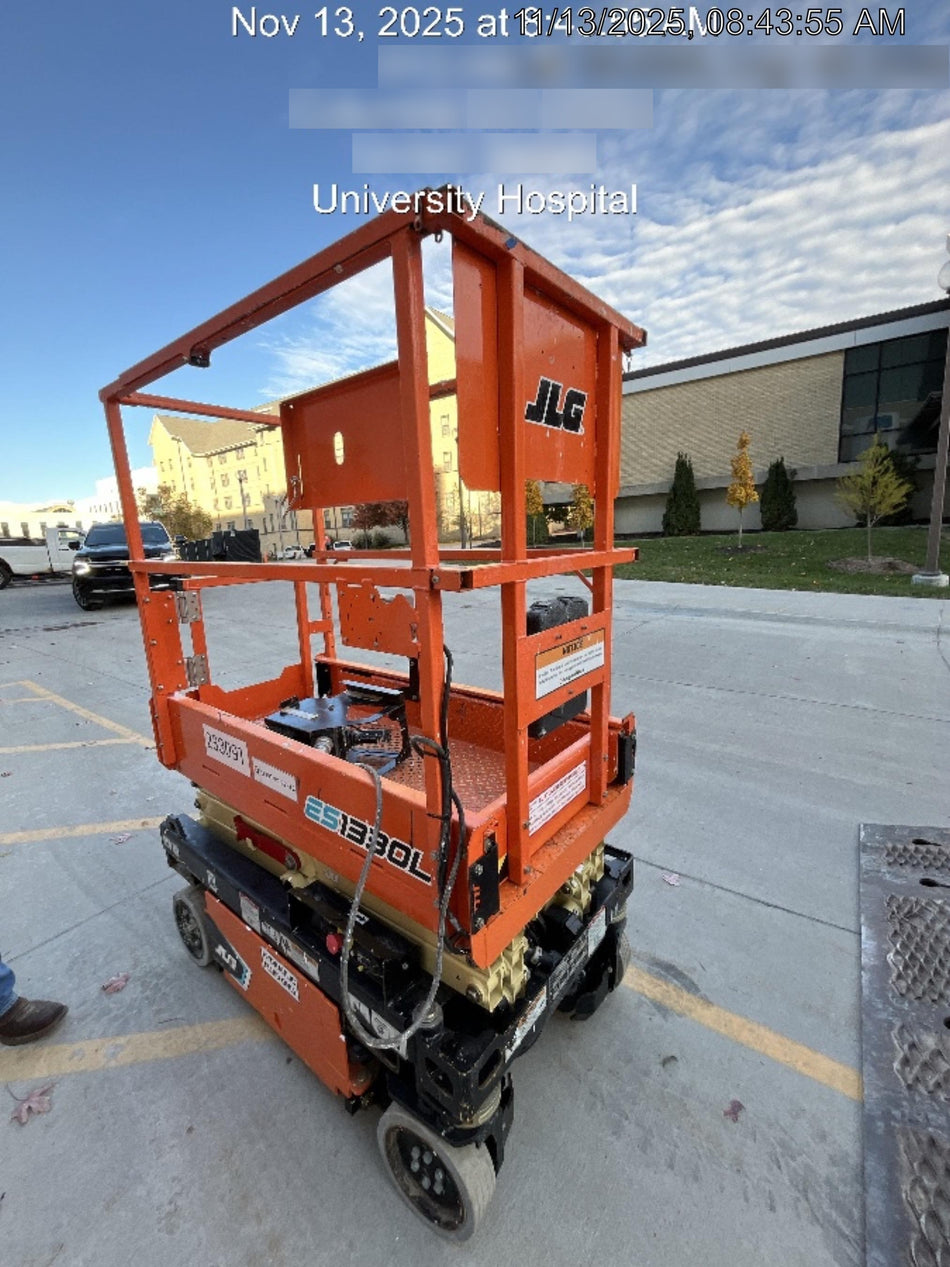 2022 JLG ES1330L