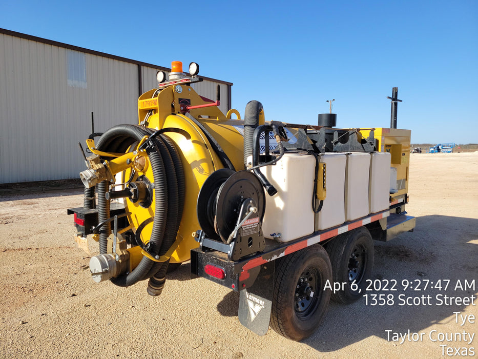 2021 Vac-Tron LP573XDT T4 Koehler Diesel Engine, 500 Gallon Debris Tank, x2 100 Gallon Water Tanks