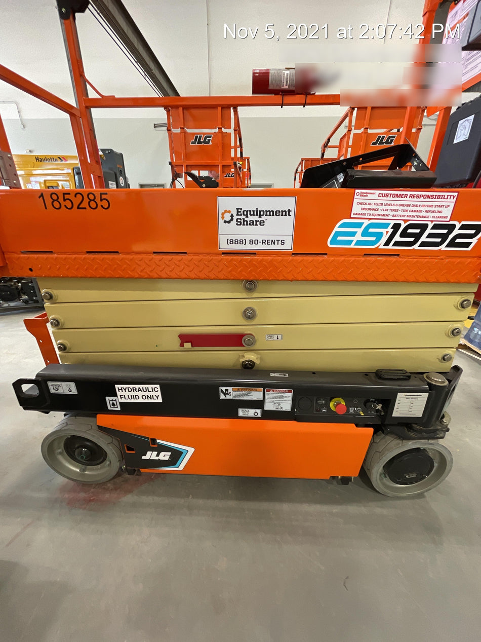 2021 JLG ES1932