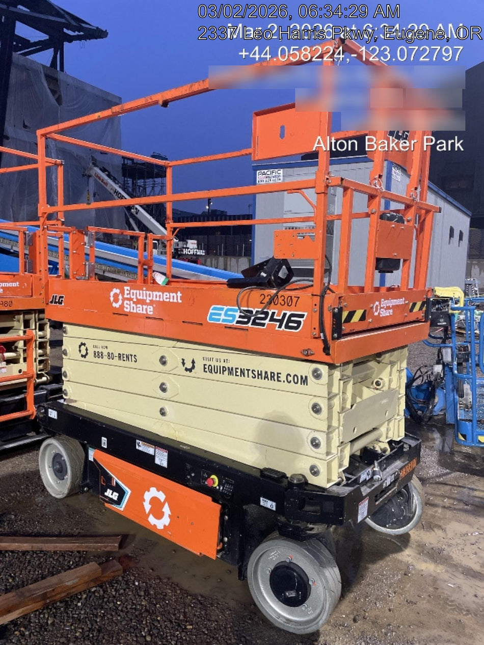 2022 JLG ES3246