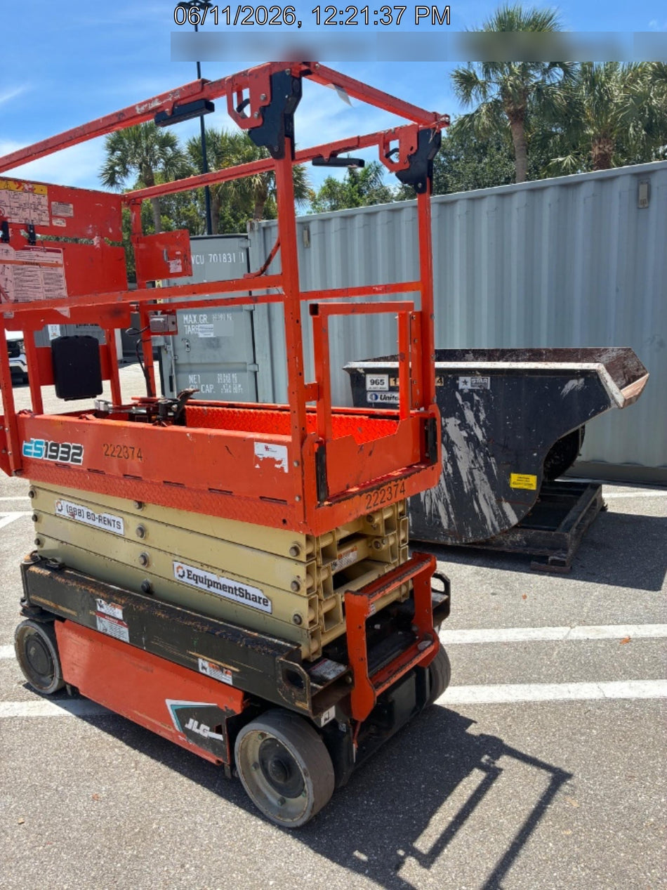 2022 JLG ES1932